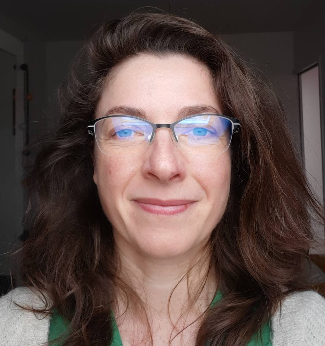 Alexandra Tabatchnik: praticienne en naturopathie diplomée de l'INH et spécialisée dans l'accompagnement des personnes hypersensibles